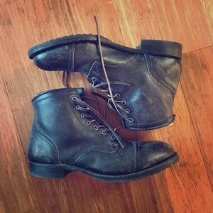 frye logan cap toe black